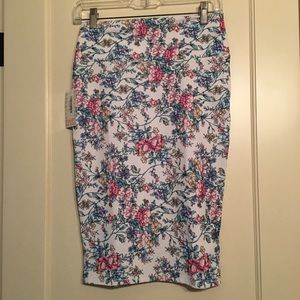 SOLD Lularoe Cassie XS NWT